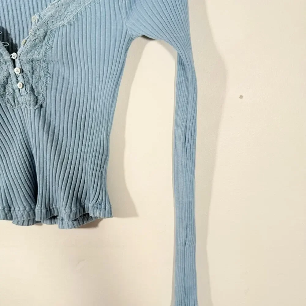 Urban Outfitters Kimchi Blue Lace Button Front Ribbed Long Sleeve Top Small